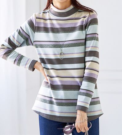 BELLUNA（ベルーナ）の「ふわふわ裏ファーハイネックプルオーバー（カットソー）」