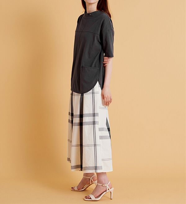 BELLUNA（ベルーナ）の「抗菌防臭綿１００％切替デザインプルオーバー（カットソー）」｜詳細画像