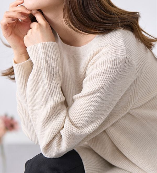 BELLUNA（ベルーナ）の「ラメ入りあぜ編フレアーニットチュニック（ニット・セーター）」｜詳細画像