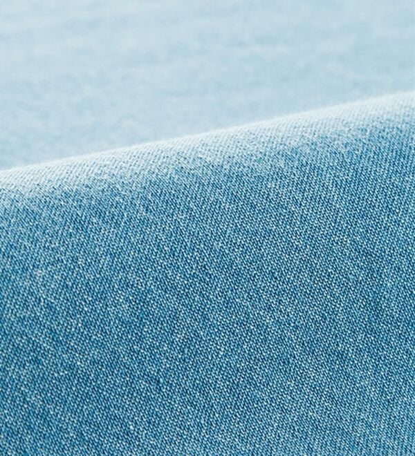 BELLUNA（ベルーナ）の「綿１００％ブラスト加工デニムシャツ（シャツ）」｜詳細画像