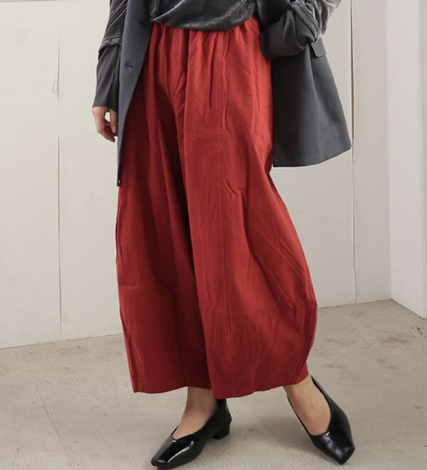 A HAPPY MARILYN（アハッピーマリリン）の「【Ｌ～８Ｌ】綿１００％ さらっと優しいコットン バレルレッグパンツ カーブパンツ 選べる２丈（ワイドパンツ・ガウチョ）」｜レンガ