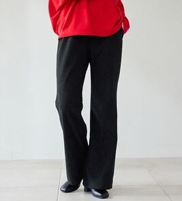 BELLUNA（ベルーナ）の「シュッと体型カバー！縦リブ素材裏ベロアフレアーパンツ（フルレングスパンツ）」