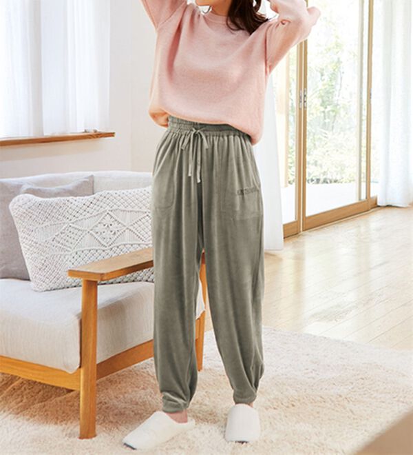 LAVIENNE（ラヴィエンヌ）の「まるで毛布！吸湿発熱ジョガーパンツ（その他パンツ）」｜詳細画像