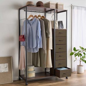 iellio（イエリオ）の「ボックス付きハンガーラック＜衣類収納＞（ハンガーラック）」｜ブラウン