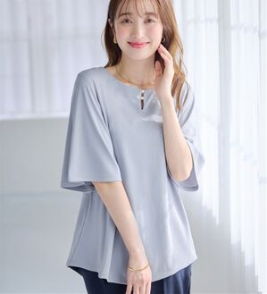 alotta（アロッタ）の「【接触冷感】パールデザイン５分袖Ｔシャツブラウス（ブラウス）」｜ライトブルー
