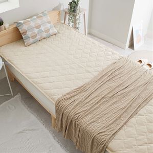iellio（イエリオ）の「冷たさが続くひんやり冷感敷きパッド＜持続冷感・接触冷感＞（敷パッド）」｜サンドベージュ