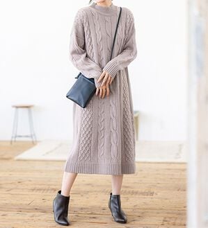 BELLUNA（ベルーナ）の「ケーブル柄ロング丈ニットワンピース（ニットワンピース）」｜ピンクベージュ