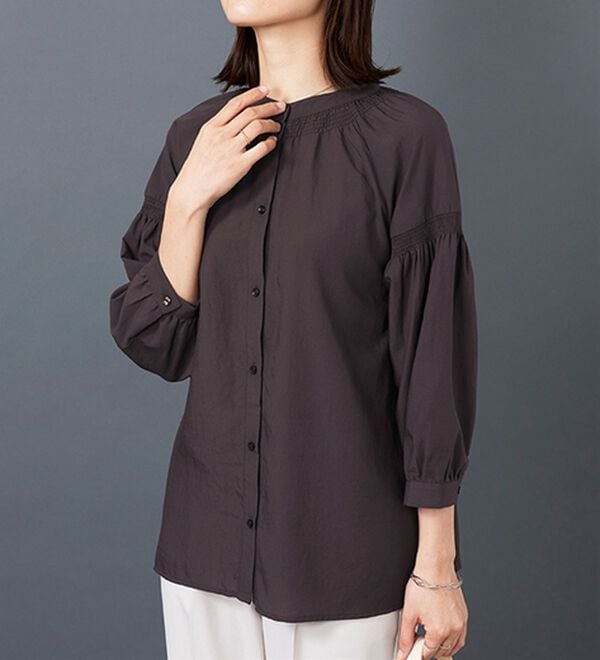 BELLUNA（ベルーナ）の「ビンテージ素材シャーリング使いブラウス（チュニック）」｜詳細画像