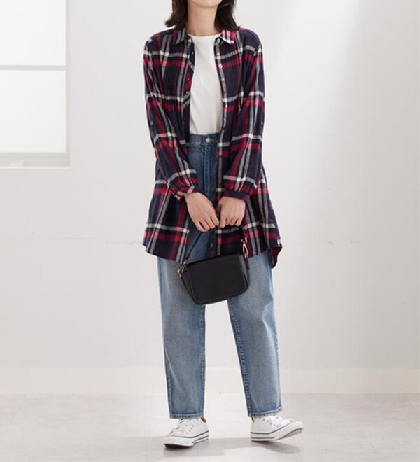 BELLUNA（ベルーナ）の「多ボタン使いチェック柄シャツチュニック（チュニック）」｜詳細画像
