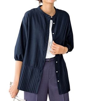 BELLUNA（ベルーナ）の「裾プリーツ切替パールボタンブラウス（ブラウス）」｜ネイビー