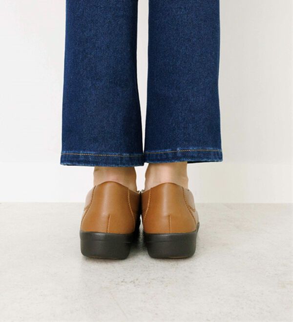 BELLUNA（ベルーナ）の「＜トパーズ＞滑りにくいオブリークシューズ（スリッポン）」｜詳細画像