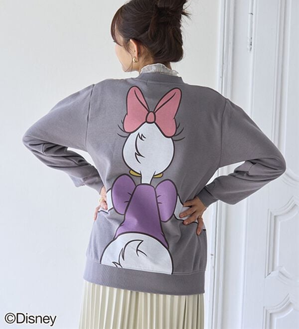 BELLUNA（ベルーナ）の「＜Ｄｉｓｎｅｙ＞【ドナルド＆デイジー】抱き着きプリント裏起毛トレーナー（カットソー）」｜詳細画像