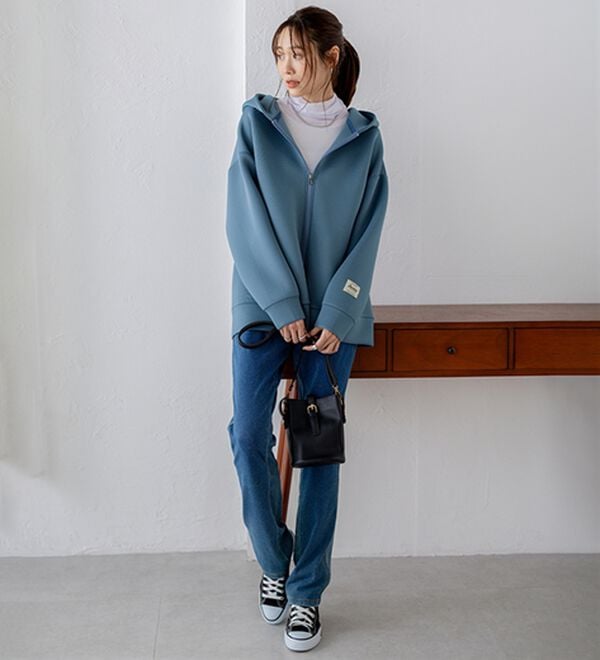 BELLUNA（ベルーナ）の「肩が疲れにくい！マシュマロ感覚ジップフーディー（ブルゾン）」｜詳細画像