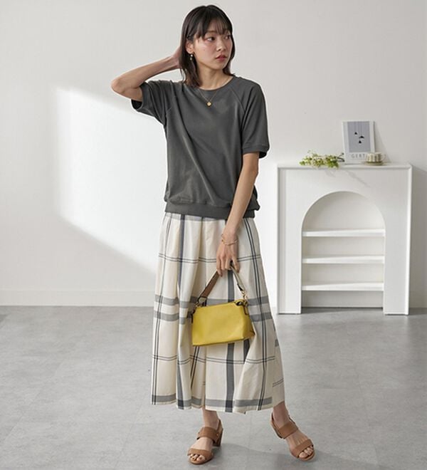 BELLUNA（ベルーナ）の「≪ＨｕｇＲｅａｍコットン≫裏毛半袖プルオーバー（カットソー）」｜詳細画像