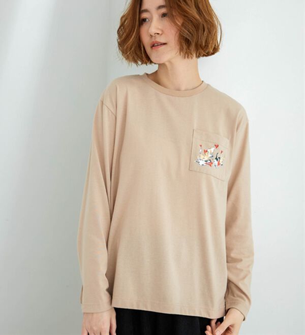 BELLUNA（ベルーナ）の「アーティストコラボ！ポケット付ネコプリントロンＴ（ハラミチヨ）（カットソー）」｜詳細画像