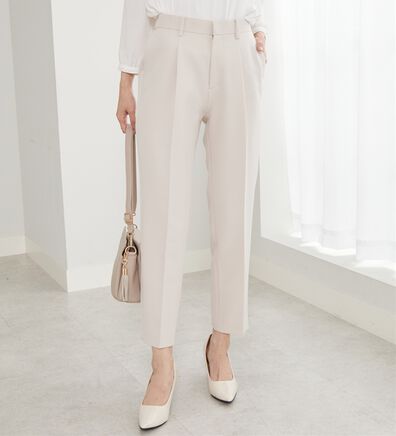 BELLUNA（ベルーナ）の「＜Ｃ／Ｓ＞センタータックテーパードパンツ（テーパードパンツ）」