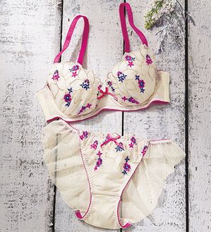 YU'NOW（ユナウ）の「【在庫限り】to meeブラ＆ショーツセット（ブラジャー＆ショーツセット）」｜アイボリー系線描き風レース