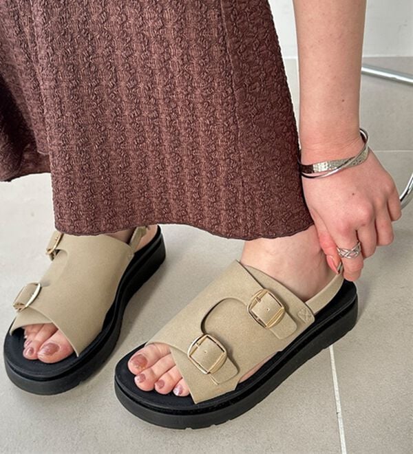 GeeRA（ジーラ）の「【ＵＳ．ＰＯＬＯ．ＡＳＳＮ】バックルデザインサンダル（サンダル・ミュール）」｜ベージュ