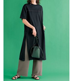 BELLUNA（ベルーナ）の「ひんやり綿１００％スリットワンピース＆ポコポコパンツ（カットソーワンピース）」｜黒／モカ