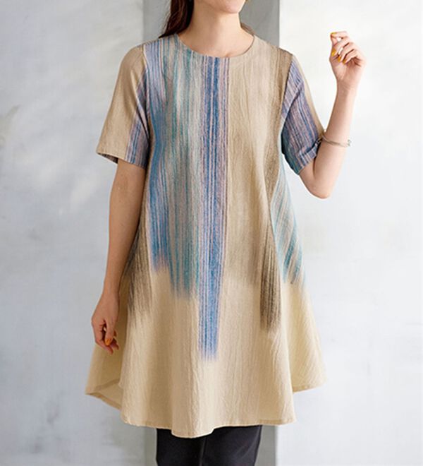 BELLUNA（ベルーナ）の「さわやかブルー手描きプリントチュニックワンピース（チュニックワンピース）」｜ブルー系