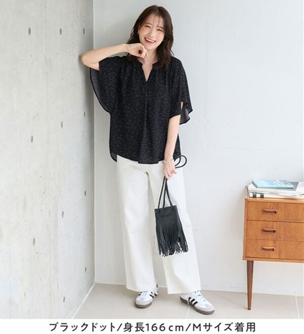 Viola e Viola（ヴィオラ エ ヴィオラ）の「【選べる２丈】さらっと涼感フレアスリーブブラウス（ブラウス）」｜詳細画像