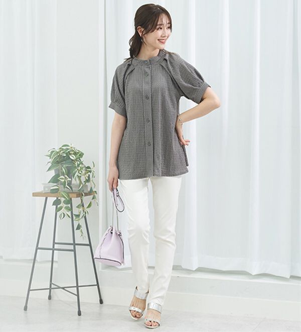 BELLUNA（ベルーナ）の「Ｔシャツみたいに着られるきれい見えブラウス（ブラウス）」｜詳細画像