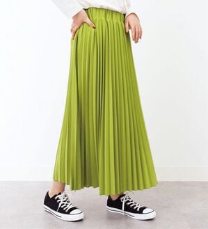 BELLUNA（ベルーナ）の「洗っても形が崩れにくい！プリーツスカート（ロングスカート）」｜ピスタチオ