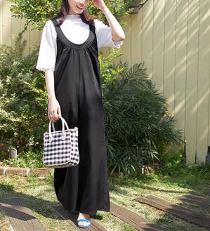 Viola e Viola（ヴィオラ エ ヴィオラ）の「ギャザーデザインサロペット（オールインワン）」｜ブラック