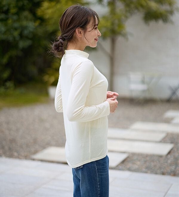 LAVIENNE（ラヴィエンヌ）の「【うす・軽・温】綿１００％吸湿発熱あったかタートルネックインナー（肌着・インナーウェア）」｜詳細画像