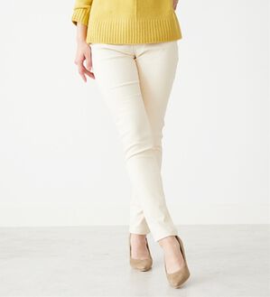 BELLUNA（ベルーナ）の「静電防止！蓄熱綿サテンストレッチカラーパンツスリム（フルレングスパンツ）」｜オフ白