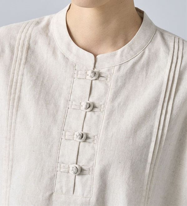 BELLUNA（ベルーナ）の「綿麻素材チャイナボタンゆったりブラウス（ブラウス）」｜詳細画像