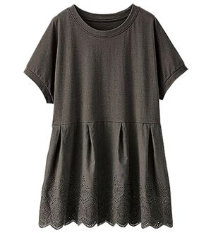 BELLUNA（ベルーナ）の「裾刺しゅうデザインプルオーバー（カットソー）」｜チャコール