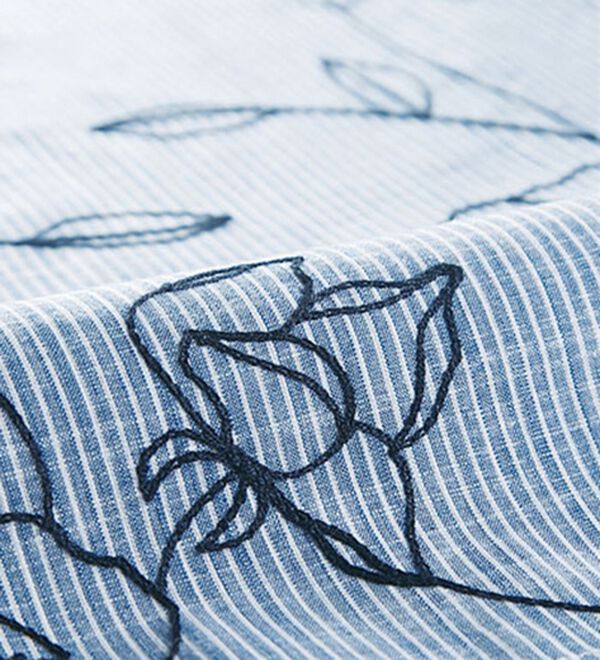 BELLUNA（ベルーナ）の「花柄刺しゅう袖リボンシャツチュニック（チュニック）」｜詳細画像