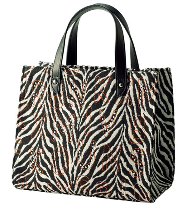 BELLUNA（ベルーナ）の「ロゴ刺しゅう入りスクエア手提げ（ハンドバッグ）」｜ゼブラ