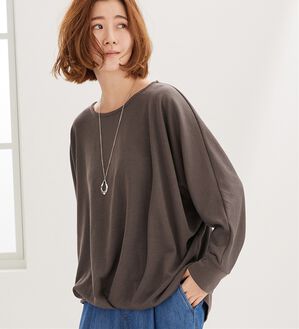 BELLUNA（ベルーナ）の「【新色追加】【2点セット】ネックレス付裾タックデザインプルオーバー（カットソー）」｜詳細画像