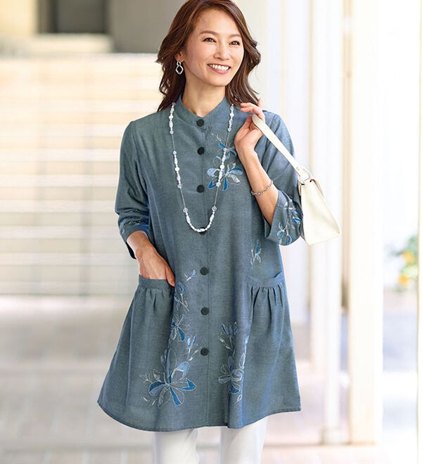 BELLUNA（ベルーナ）の「綿１００％シャンブレー素材刺しゅうオーバーブラウス（チュニック）」｜詳細画像