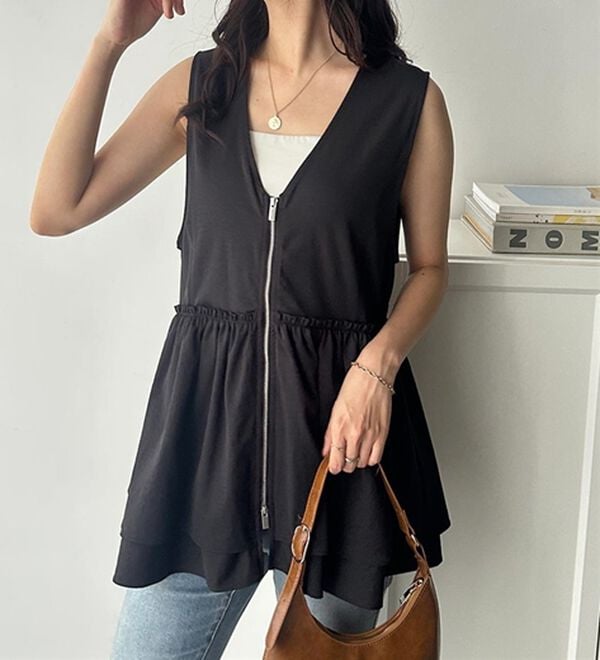 GeeRA（ジーラ）の「ダブルジップティアードベスト（ベスト）」｜詳細画像