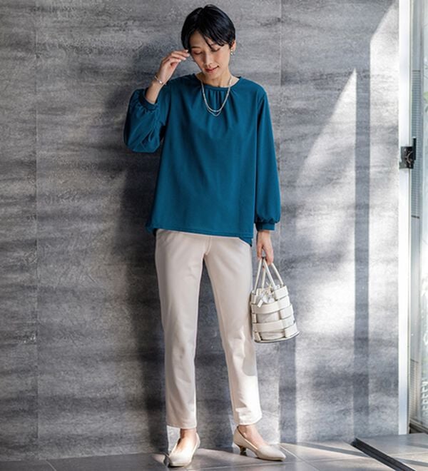 BELLUNA（ベルーナ）の「【再入荷】ボリューム袖美人顔バックフレアーＴブラウス（ブラウス）」｜詳細画像