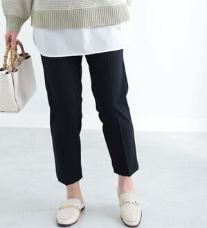 BELLUNA（ベルーナ）の「ストレッチ素材美脚テーパードパンツ（テーパードパンツ）」｜黒