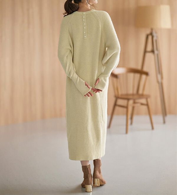 RANAN（ラナン）の「パール調ボタン付ロングニットワンピース（ニットワンピース）」｜詳細画像