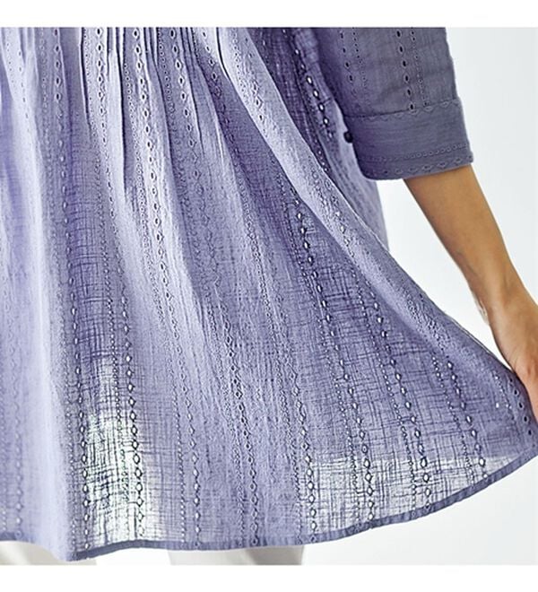 BELLUNA（ベルーナ）の「綿１００％スラブピンタック刺しゅうチュニック（チュニック）」｜詳細画像