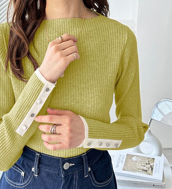 GeeRA（ジーラ）の「袖口ボタン配色ボートネックリブニット（ニット・セーター）」｜詳細画像