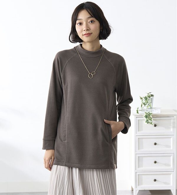 BELLUNA（ベルーナ）の「綿入り素材ラグランデザインポケットトレーナー（トレーナー・スウェット）」｜詳細画像