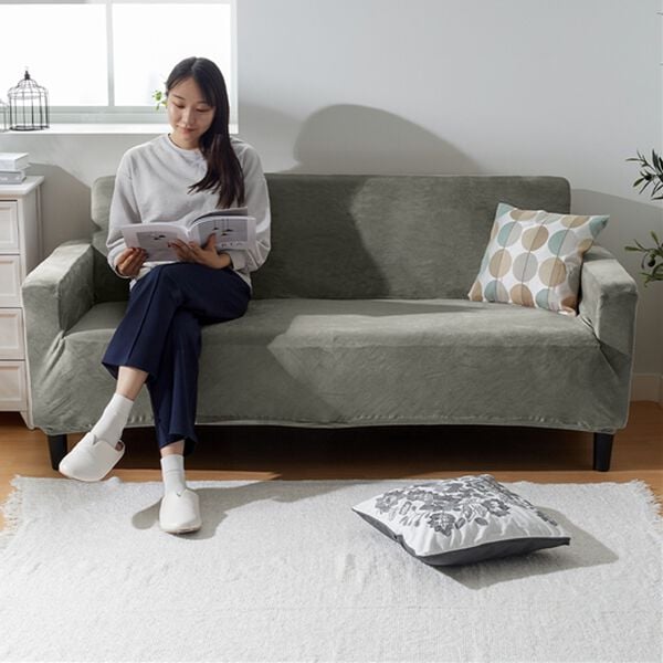 iellio（イエリオ）の「とろけるマイクロのびのびソファカバー（ソファーカバー）」｜チャコールグレー