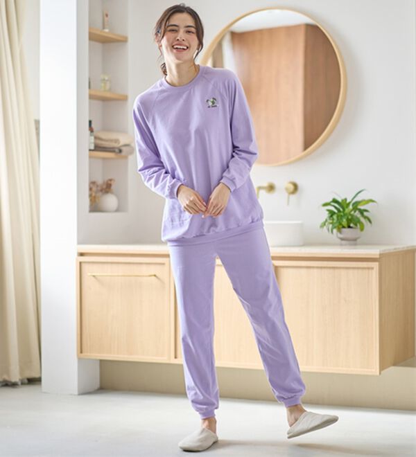 LAVIENNE（ラヴィエンヌ）の「ゆったり刺しゅうスウェットパジャマ（パジャマ・ルームウェア）」｜詳細画像