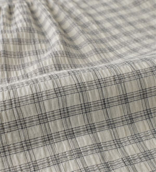 BELLUNA（ベルーナ）の「【お気軽シャツ】ぽこぽこ素材衿＆袖フリルデザインブラウス（ブラウス）」｜詳細画像