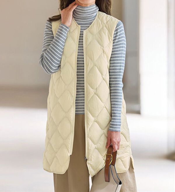 BELLUNA（ベルーナ）の「洗える！軽量ダウンロングベスト（ポーチ付）（ベスト）」｜オフ白