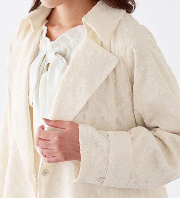 BELLUNA（ベルーナ）の「花柄カットジャカードトレンチコート（ロングコート）」｜詳細画像