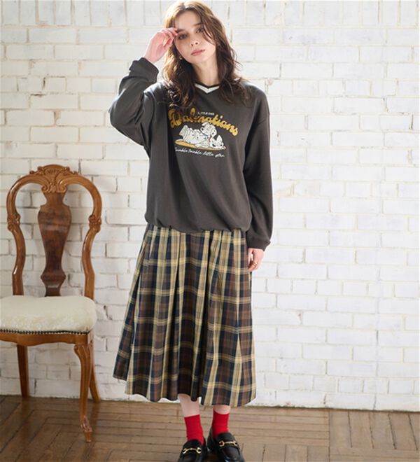 BELLUNA（ベルーナ）の「＜Ｄｉｓｎｅｙ＞【１０１匹わんちゃん】裏毛Ｖネックトレーナー（カットソー）」｜詳細画像