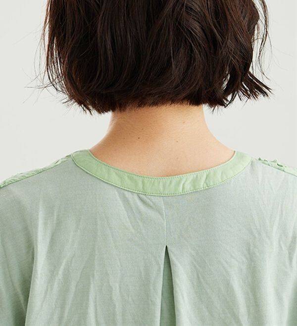 BELLUNA（ベルーナ）の「モチーフレース使いスキッパーＴブラウス（ブラウス）」｜詳細画像